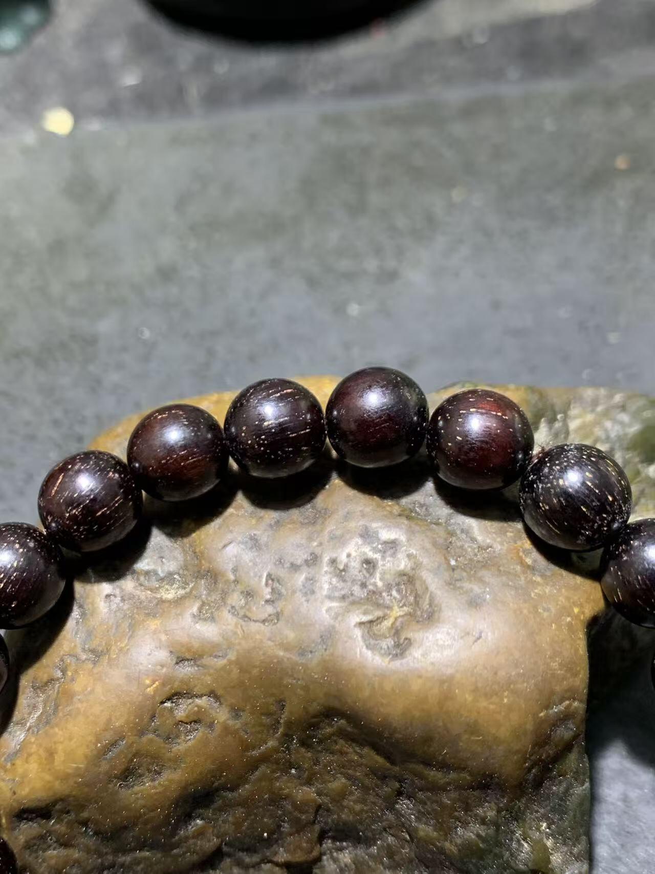 精美金星料小叶紫檀手串一条！