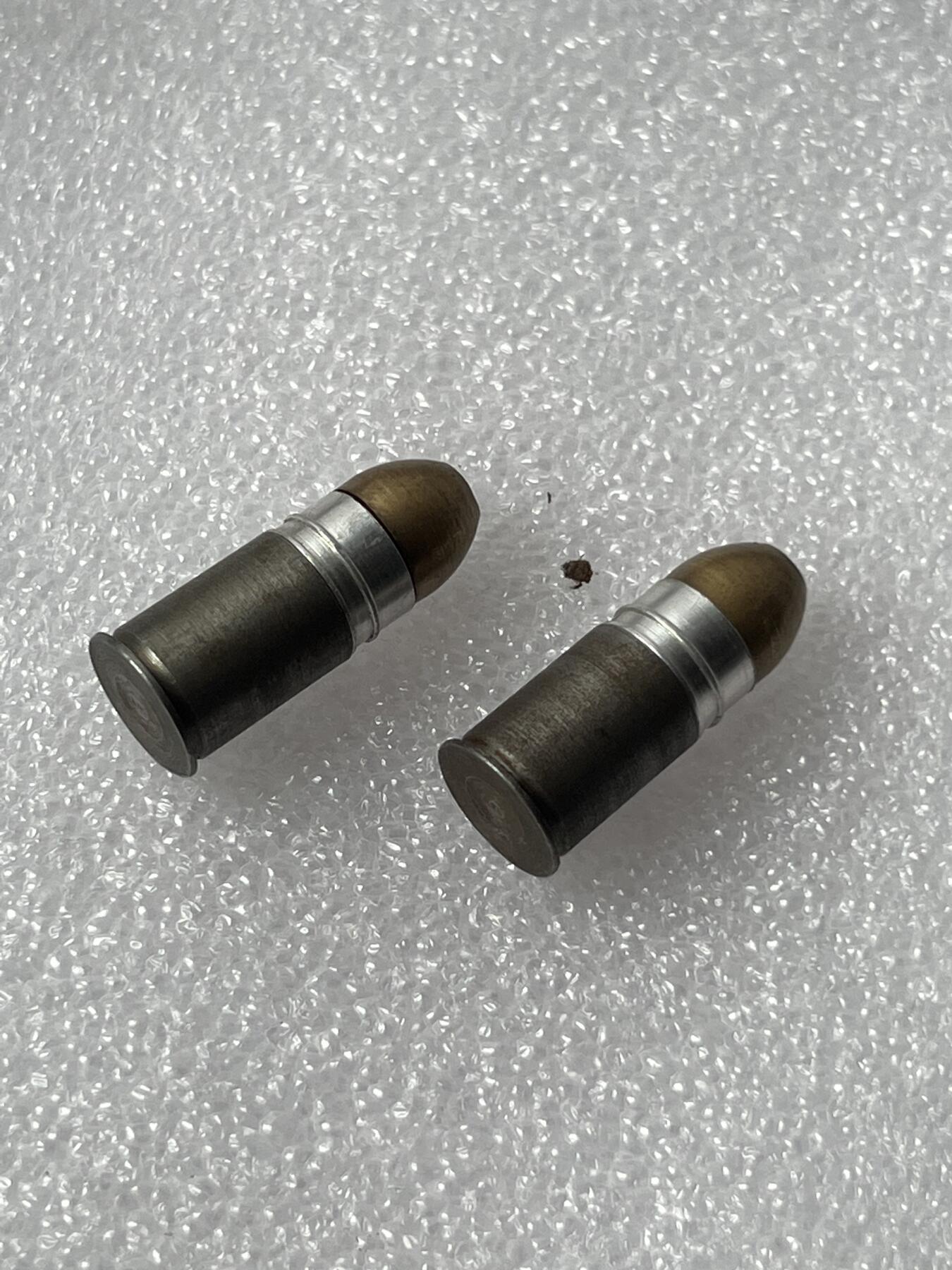 零元拍：H&G 1/4 M79榴蛋仓模型，全金属，含两枚蛋蛋，无背带，全品没毛病。无包装。