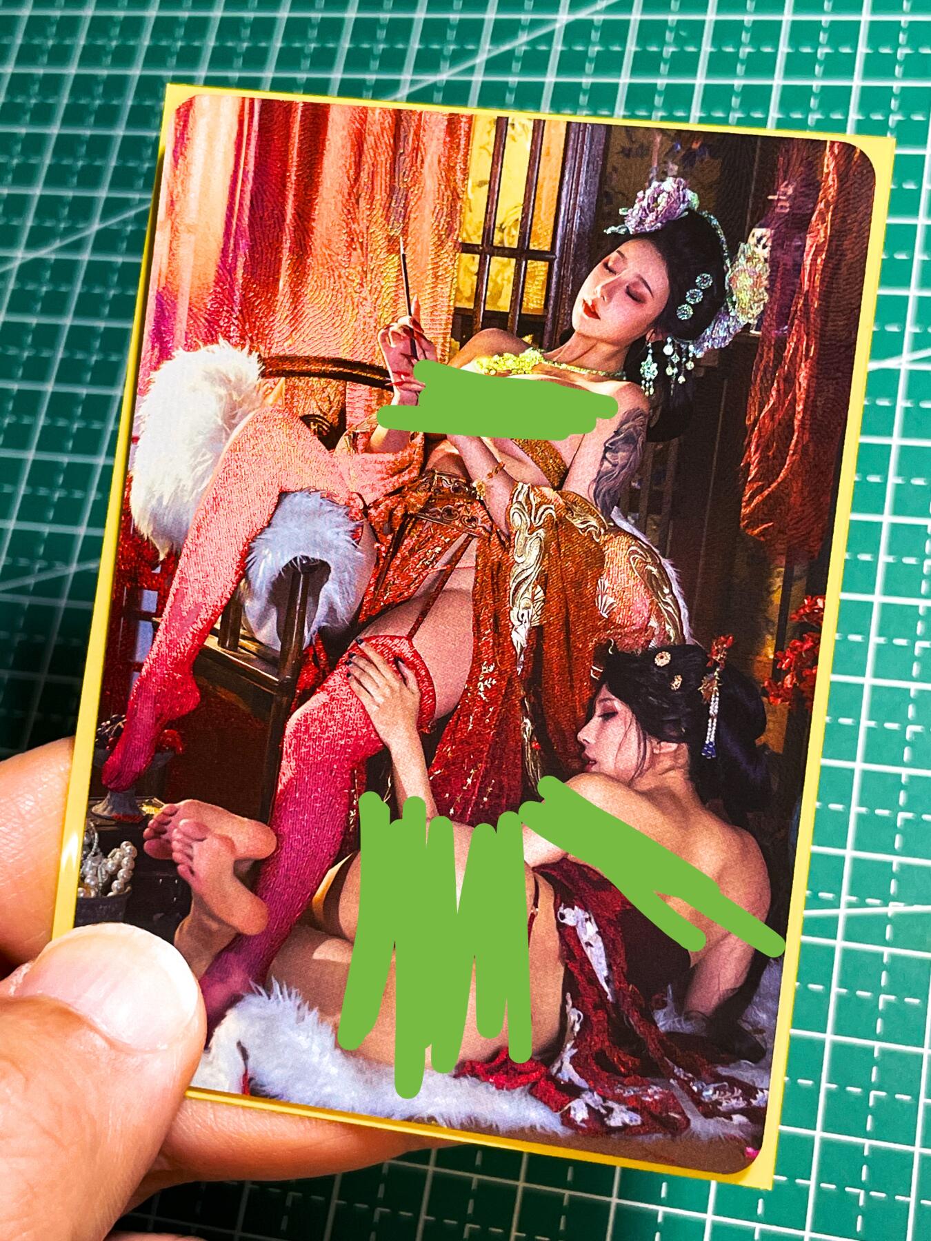 【关注参拍有赠卡】显眼宝31期  9.10日晚9:30截止 逝者如斯夫不舍昼夜 红丝袜系列 经典火爆 散配1张 最受欢迎系列  折光彩闪工艺 63*88