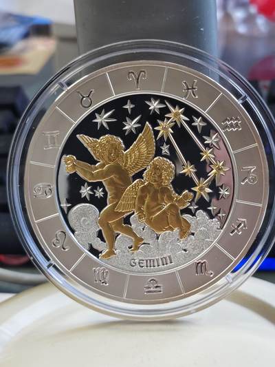 第175期拍卖【长期征集拍品】 - 卢旺达2009年十二星座之双子座镶钻3盎司精制银币，999银镀金，发行500枚