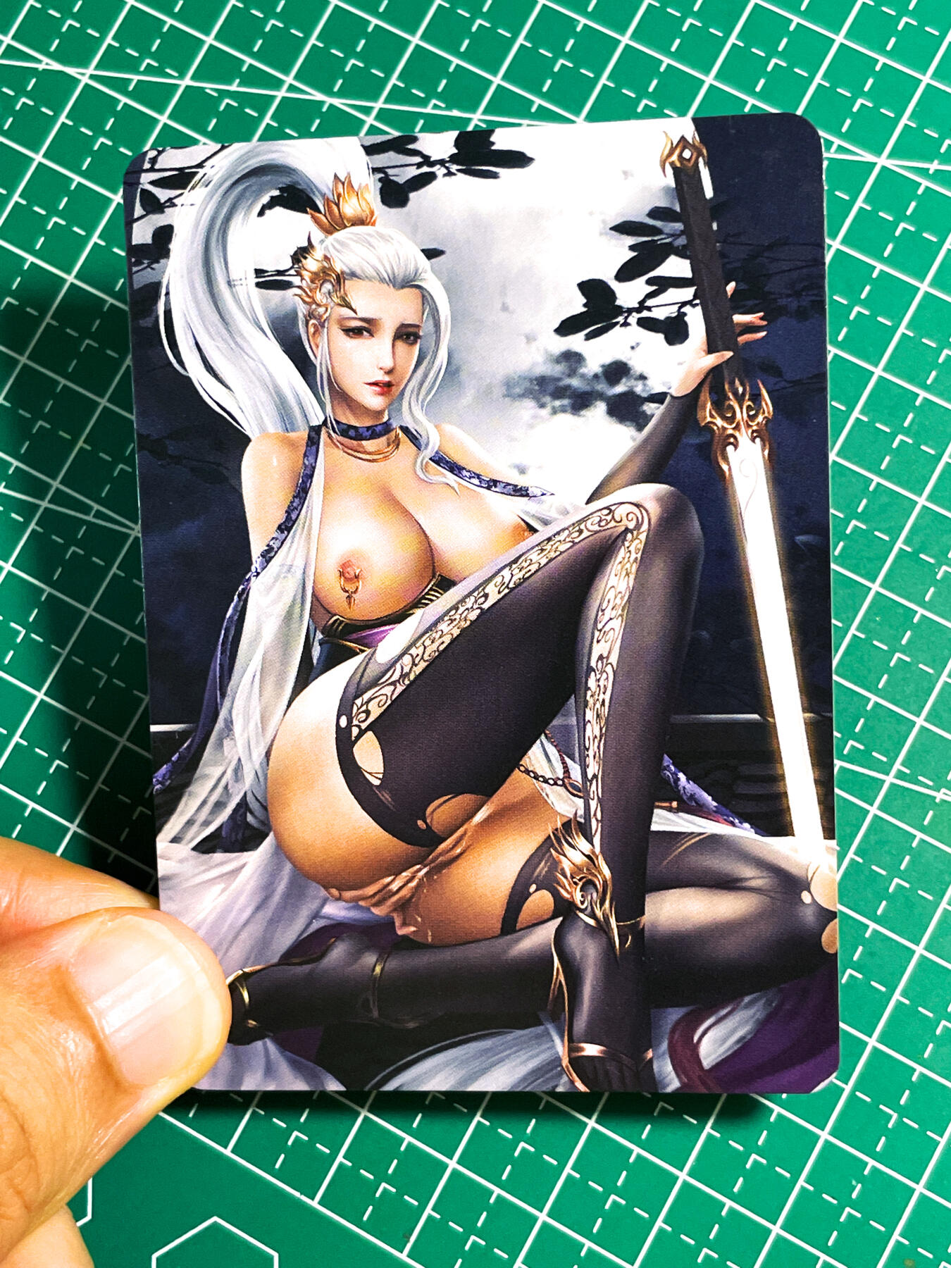 【关注参拍有赠卡】显眼宝31期  9.10日晚9:30截止 逝者如斯夫不舍昼夜 墨卡经典古风系列 散配1张 折光彩闪工艺  大卡尺寸  63*88