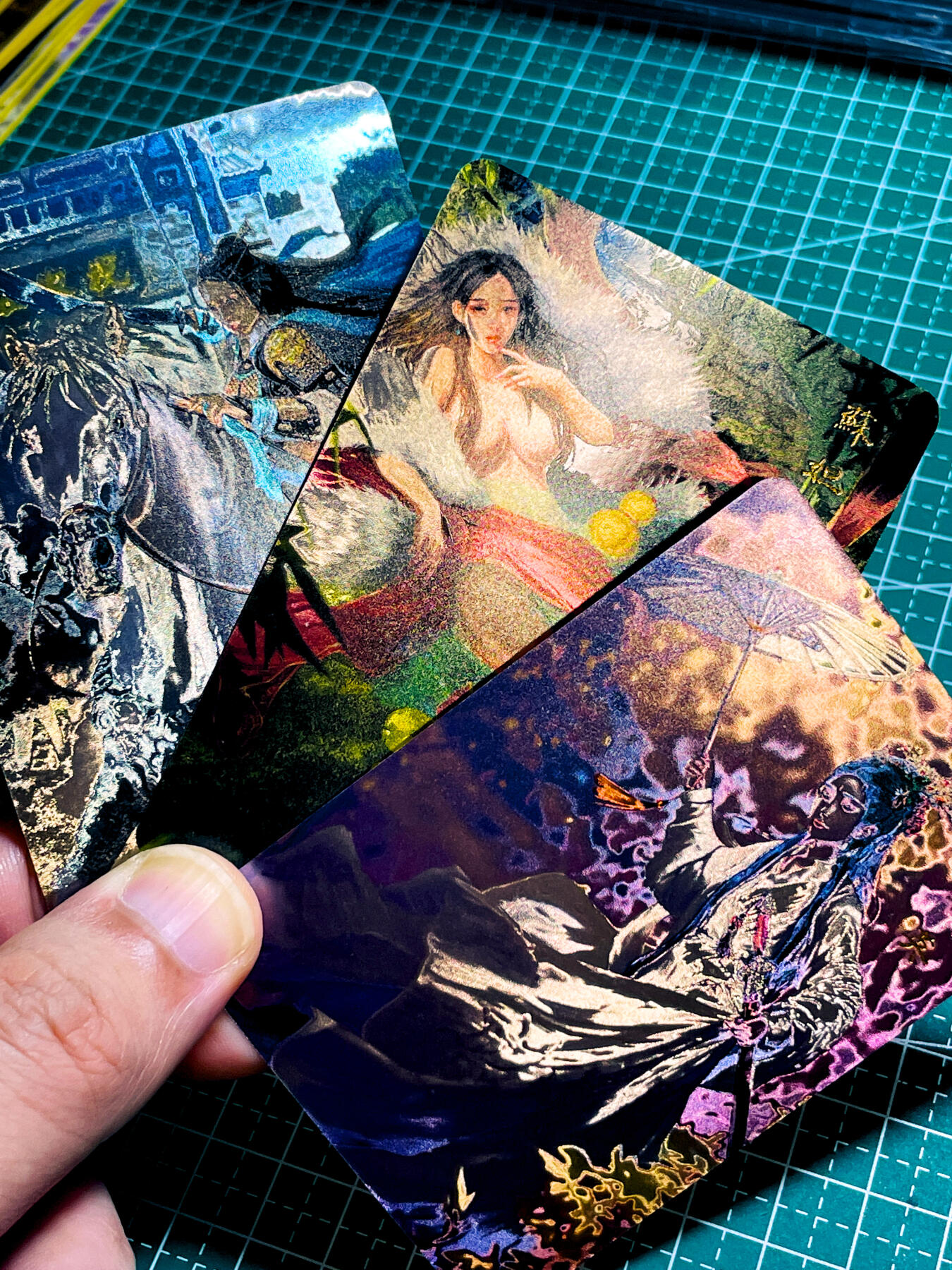 【关注参拍有赠卡】显眼宝31期  9.10日晚9:30截止 逝者如斯夫不舍昼夜 燎原卡牌  典藏卡三张 传说中的 钱花了 眼瞎啦 镭光系列  苏妲己 林朝英  扈三娘 三张  63*88