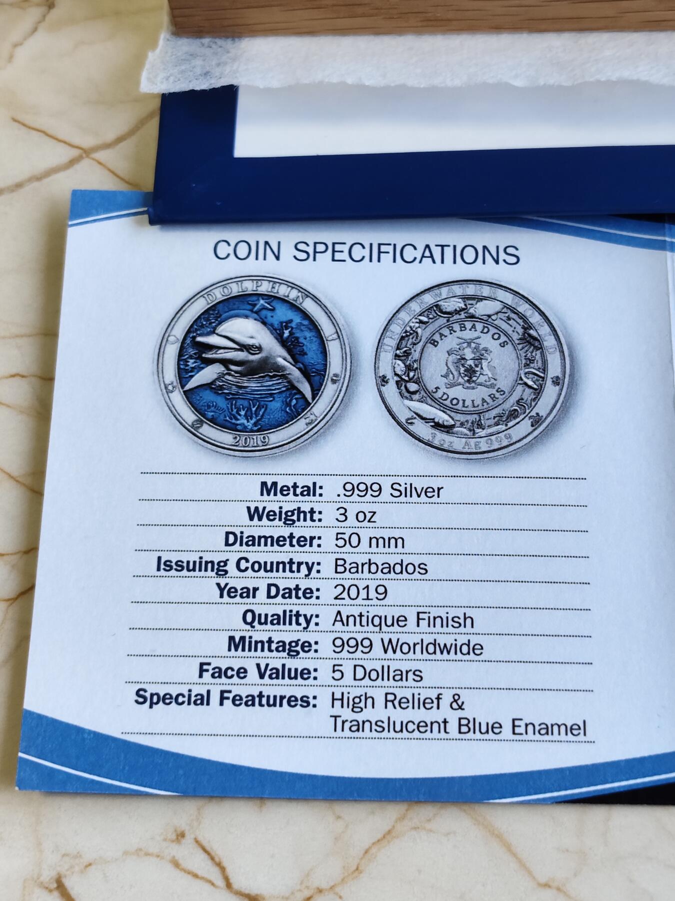 第175期拍卖【长期征集拍品】 巴巴多斯2019海底世界系列3海豚镶透明珐琅银币,999银，发行999枚，3盎司