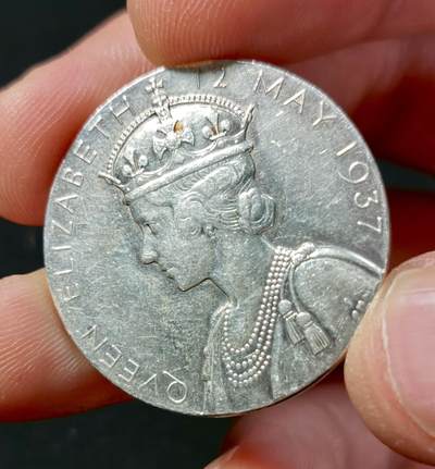 甄臻铺-世界币章拍卖（第33期），送拍享返佣金等优惠多多 1937年英国乔治六世加冕银章，14.9g，31.7mm