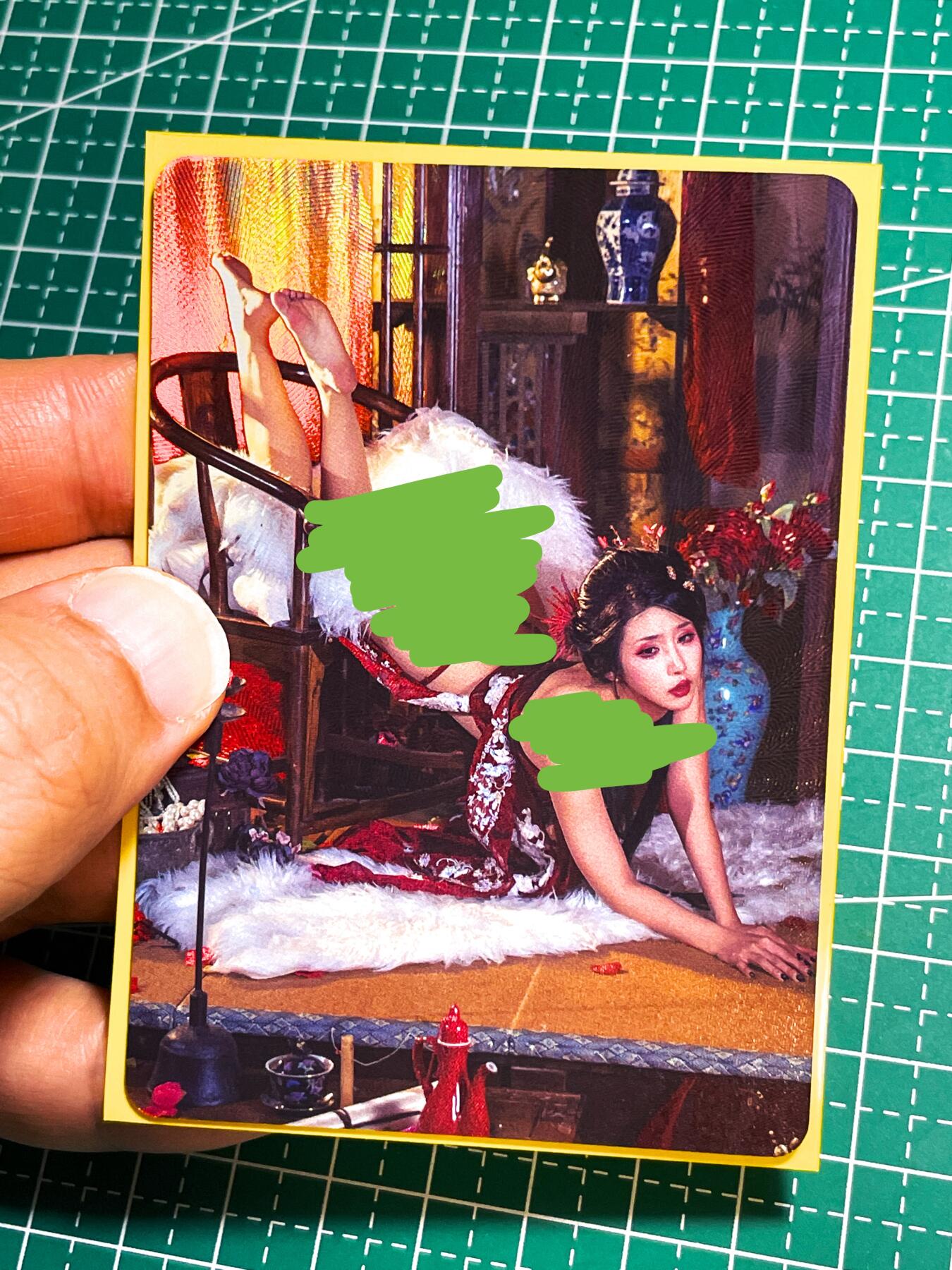 【关注参拍有赠卡】显眼宝31期  9.10日晚9:30截止 逝者如斯夫不舍昼夜 红丝袜系列 经典火爆 散配1张 最受欢迎系列  折光彩闪工艺 63*88