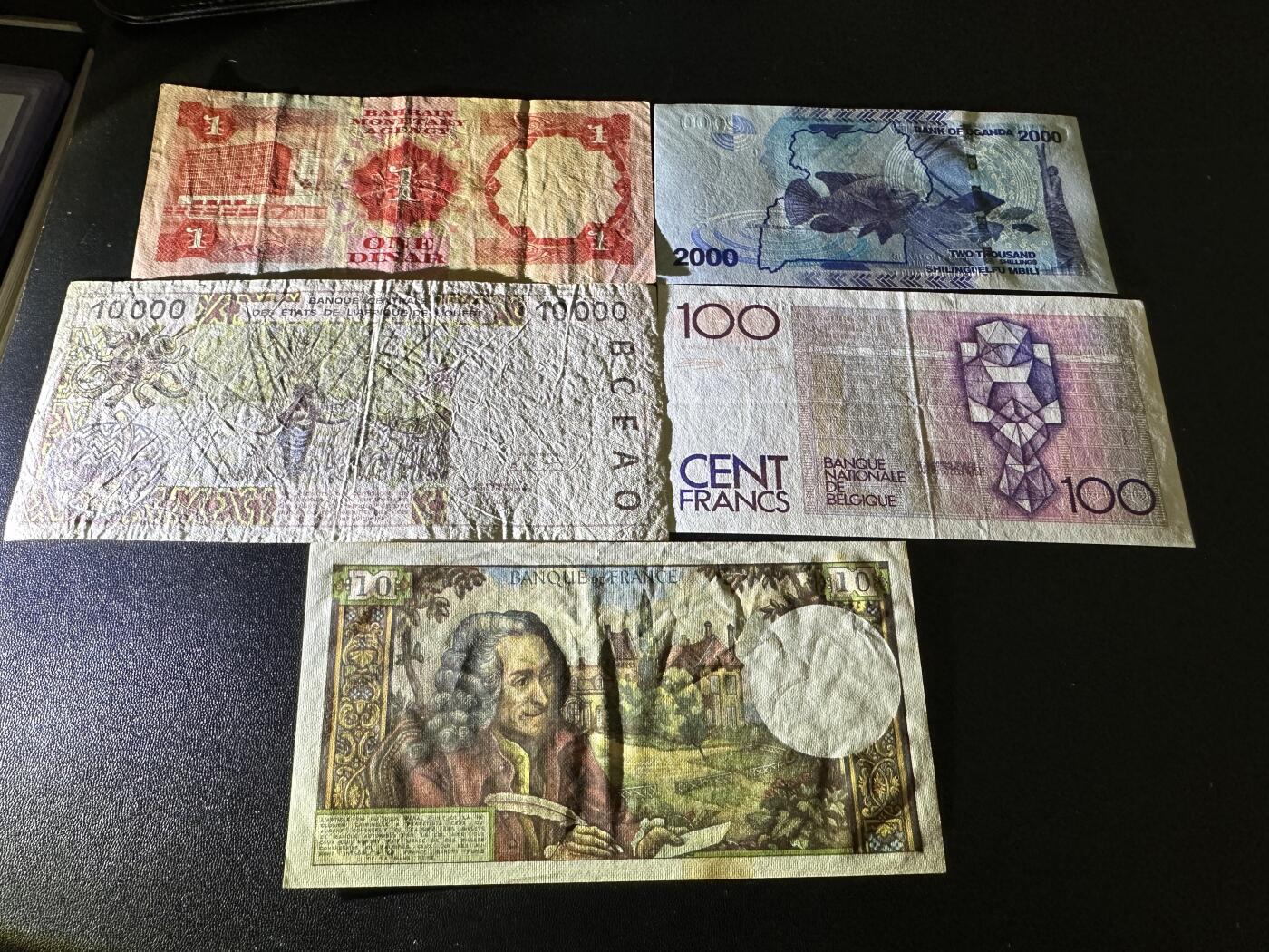 《外钞收藏家》第五百六十六期（本期精选热门裸币、优质评级币）（本平台长期征集拍品、欢迎藏友们联系合作） 巴林、乌干达、比利时、法郎 共5张一起 非全新 品相如图