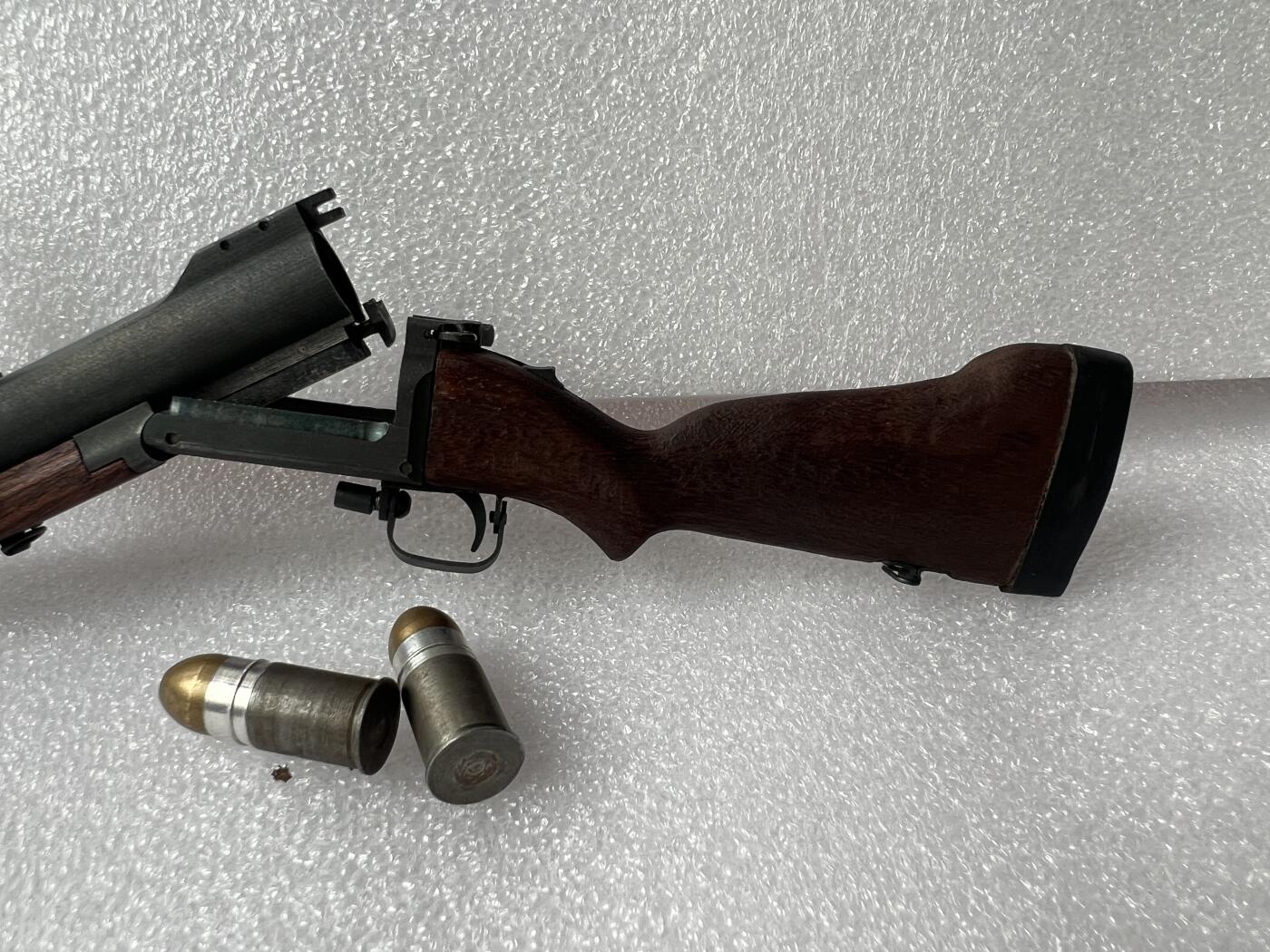 零元拍：H&G 1/4 M79榴蛋仓模型，全金属，含两枚蛋蛋，无背带，全品没毛病。无包装。