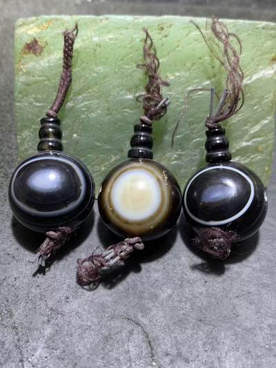 通货药师玛瑙通货佛头三通3颗。 - 通货药师玛瑙通货佛头三通3颗。