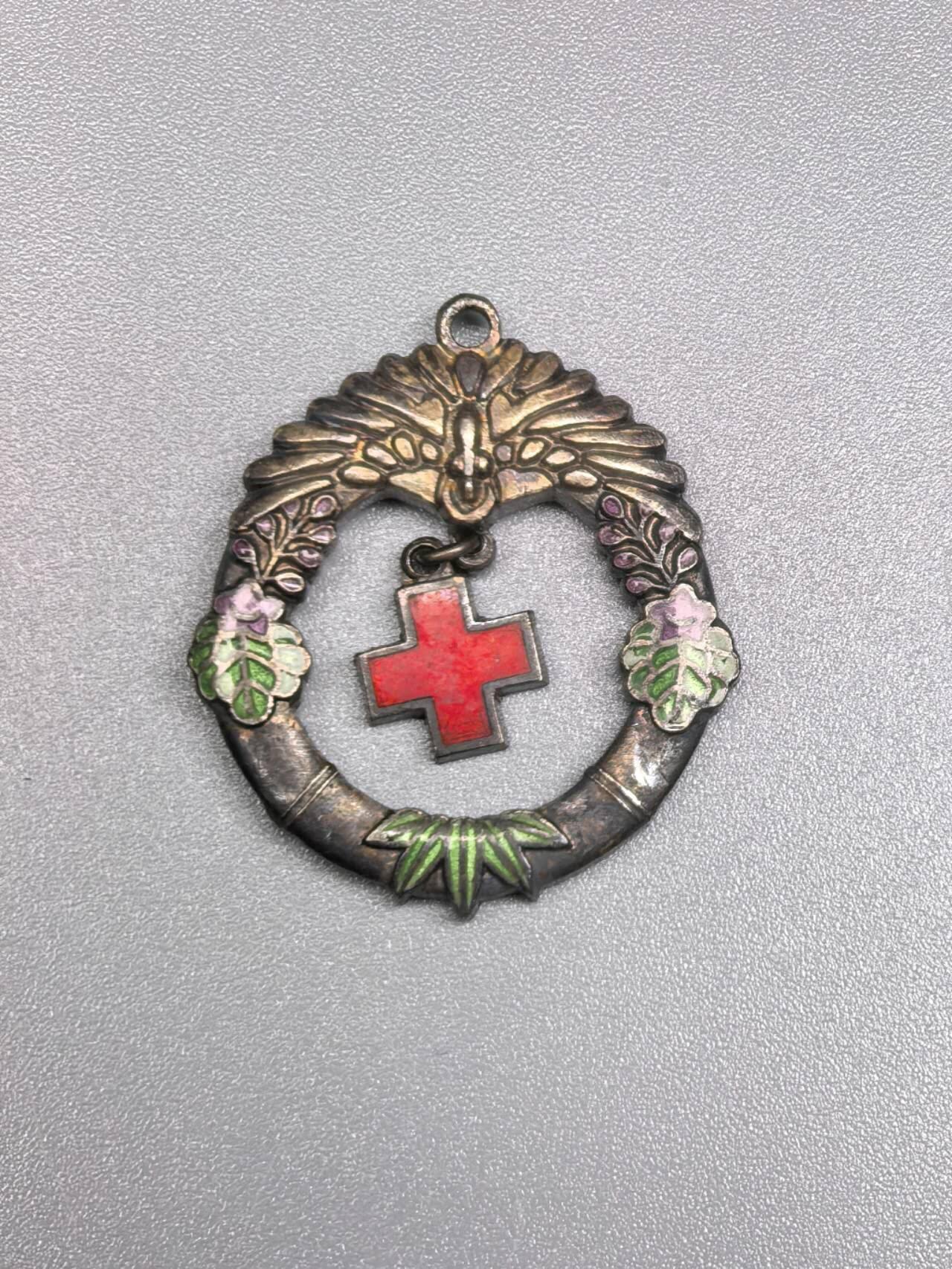 小驴勋章奖章收藏9月13日星期六晚18点拍卖（有偿代拍，送拍规则在简介最后，参拍须阅读规则后再参拍，关系到运费包装发货时效真假辨别等关键信息，店主微信码在最后一拍品）