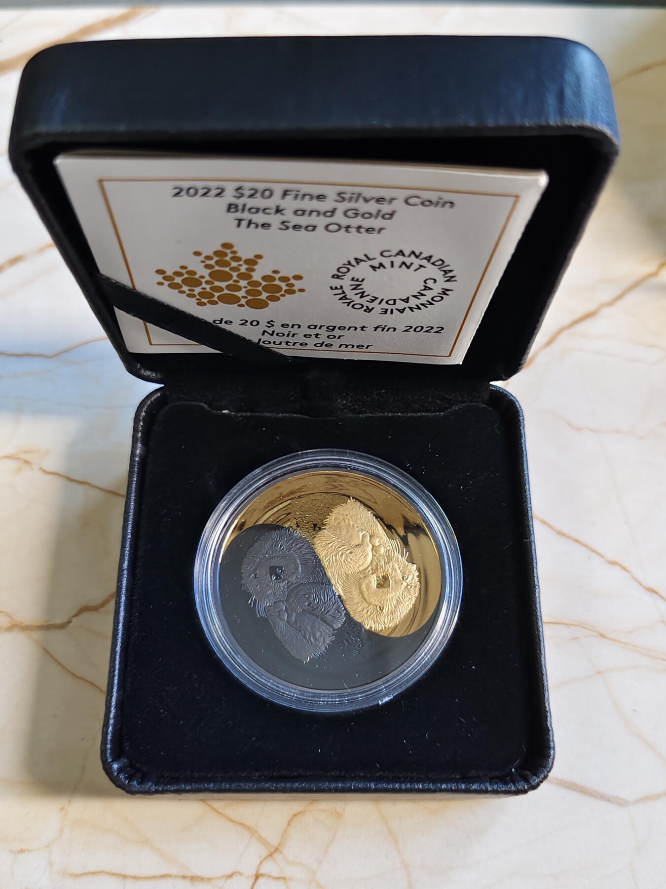 第175期拍卖【长期征集拍品】 加拿大2022年阴阳太极双头海獭镀金镀铑纪念银币，9999银镀金镀铑，31.1克，发行4500枚