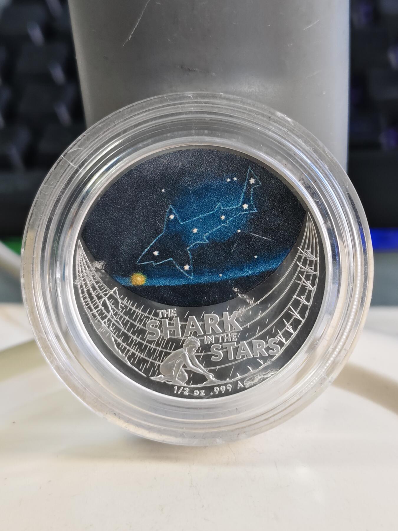 第175期拍卖【长期征集拍品】 澳大利亚2021年梦幻星空鲨鱼座半盎司彩银币，999银，发行量5000枚，有白点、