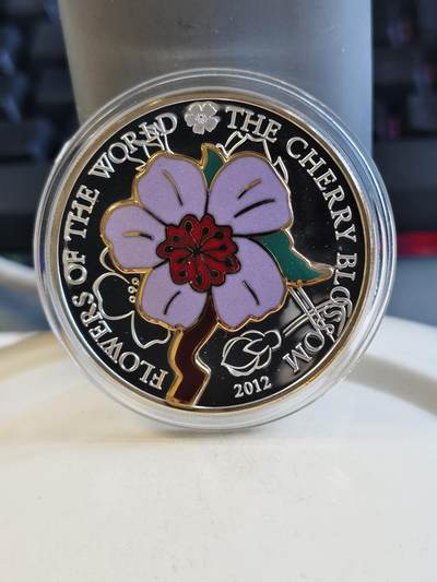 第175期拍卖【长期征集拍品】 - 库克群岛2012年樱花景泰蓝珐琅彩色银币，999银，29.66克，发行2500枚