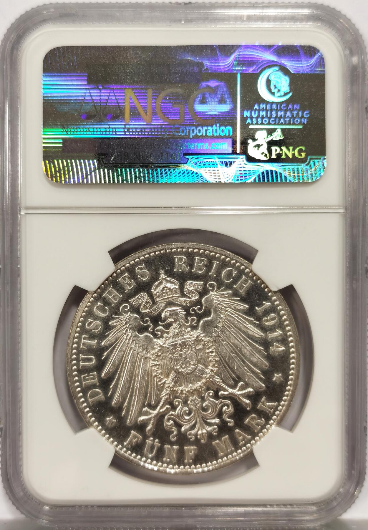 博洋堂世界钱币拍卖第139期（全场包邮） NGC PF65CAM 1914年德国巴伐利亚路德维希精制5马克 国内公开市场首见品种，最近几年这个品种2/3马克常见，5马克纵观全球几乎都未曾出现，基本都沉淀下来了，此枚底板极为细腻，凝霜感极强，NGC涝河对精制币普遍的严评，状态更是不逊66分。麦稀奇类似稀少程度的精制5马克普遍在2万元附近，值得闭眼抢的一枚精品