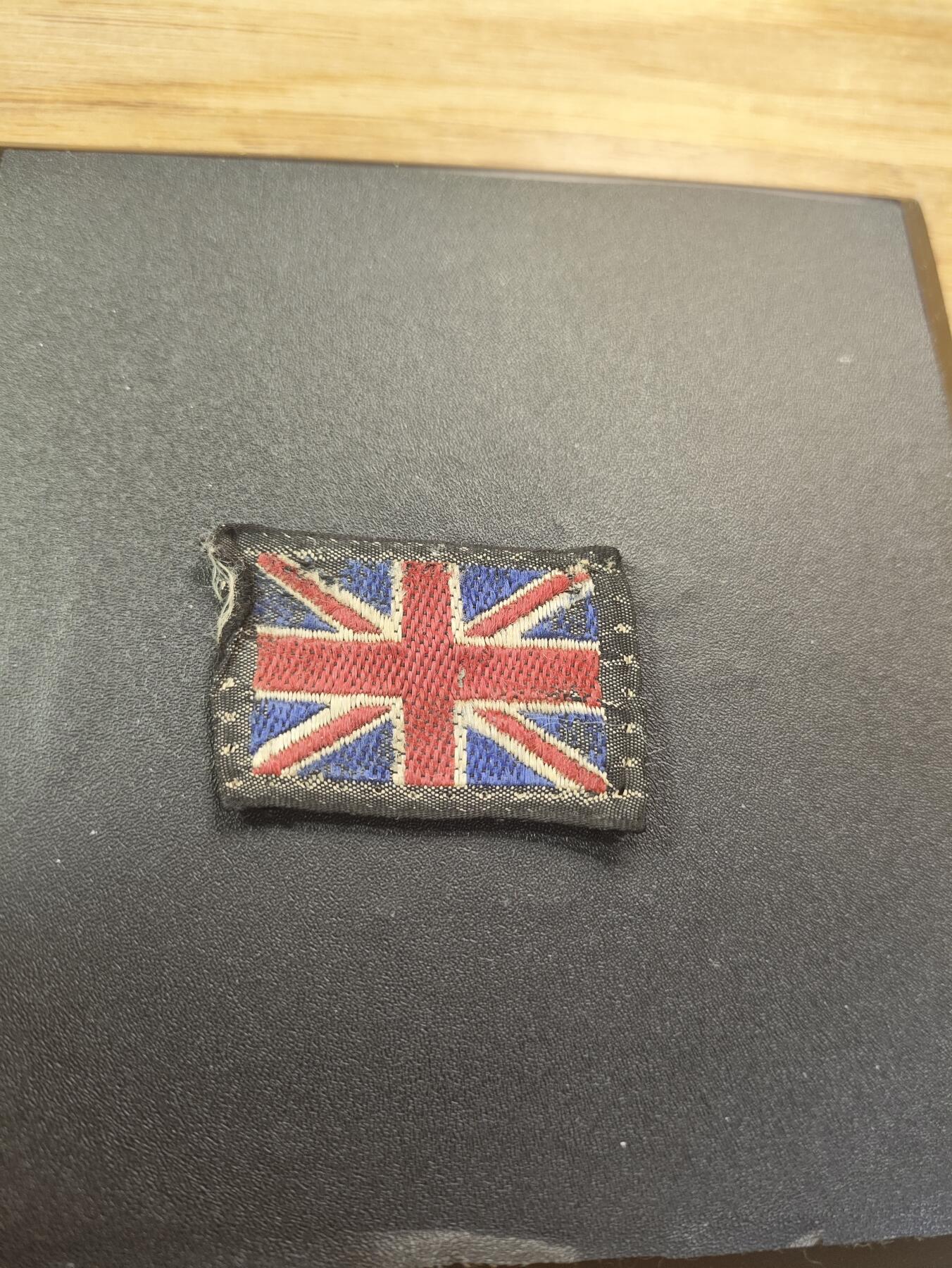 新时代收藏徽章红藏拍卖(第二十六场)  徽章纸品证书杂项 二战英军 织唛作训服国旗章
