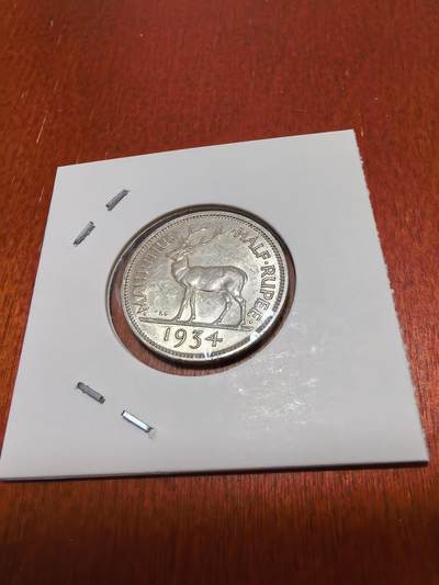 长老汇马年精选第十九场拍卖 1934英属毛里求斯乔治五世1/2卢比银币，5.83克916银，好品，克书150美金