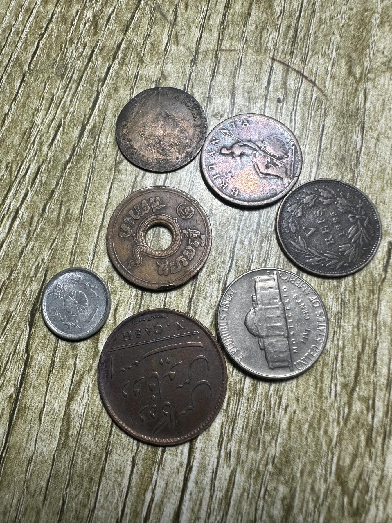 清仓专场，章，钱币，满200包邮，所有订单不寄存 外币7枚