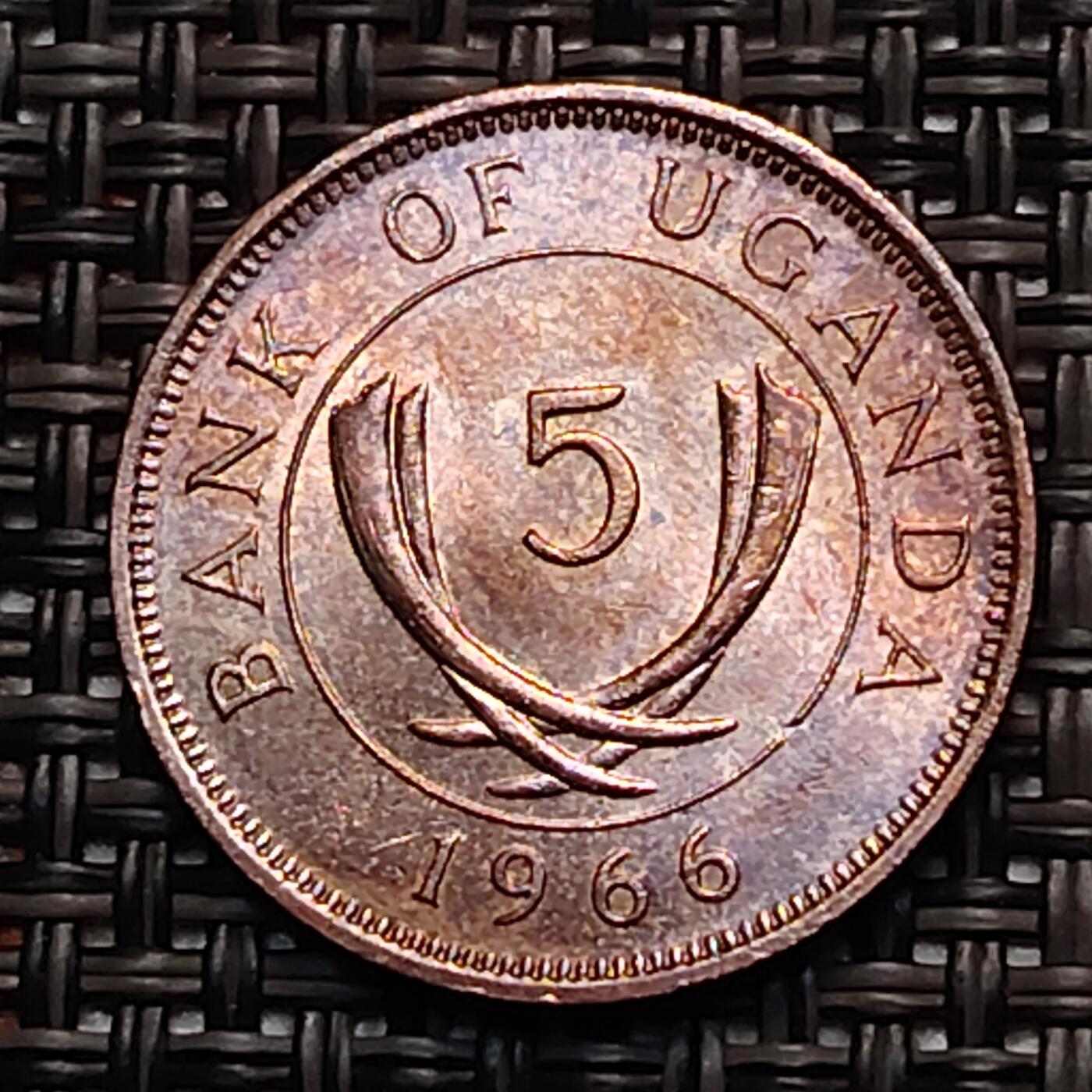 布加迪🐬～世界钱币(上海)🌾第 242 期 /  各国套币和散币 乌干达🇺🇬 1966年 5分