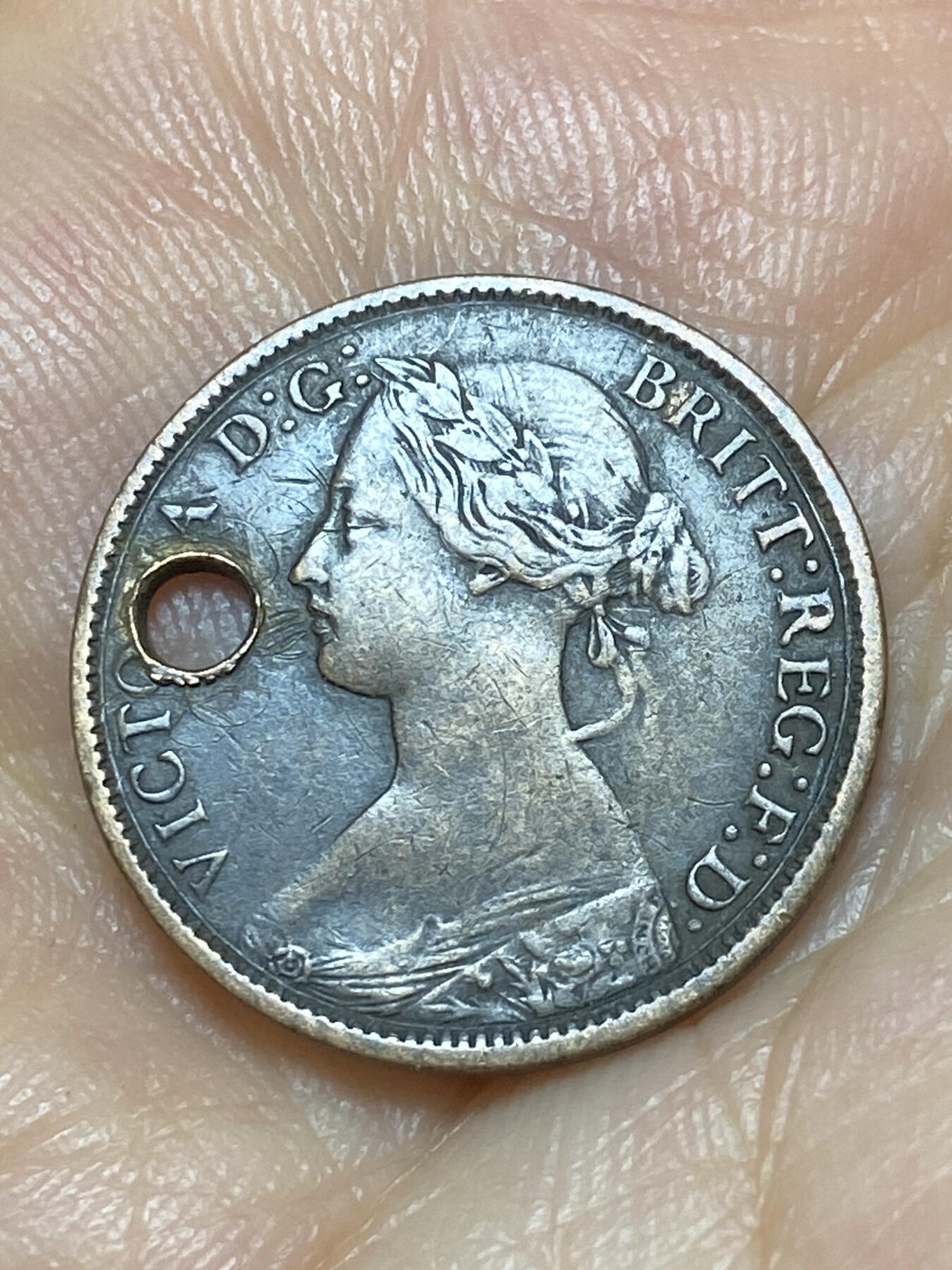 2025年第八十九场(总第一百一十五场）外国好品散币(免佣金) 打孔–英国🇬🇧1860年1法新(维多利亚女王中年，第二版首发年，Toothed border马齿边缘)