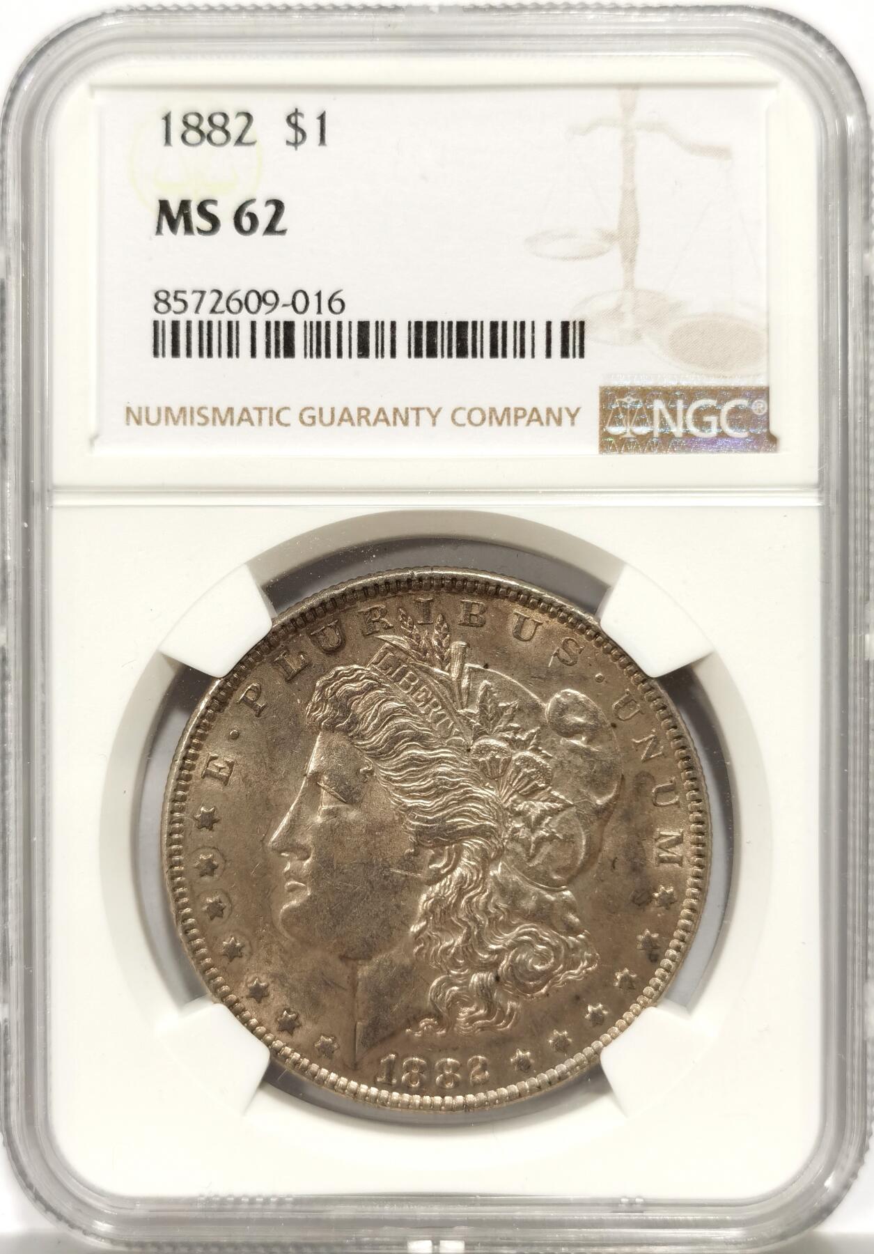 博洋堂世界钱币拍卖第139期（全场包邮） NGC MS62 美国1882年摩根女神大银元，个人玩家送评严评，双面性感淡黄油包浆，双面车轮转光，底板清爽干净，字口全深打，摩根女神发丝根根缕缕分明清晰，白头海雕胸毛爆满，翅膀细节犀利割手，品相状态总体在线