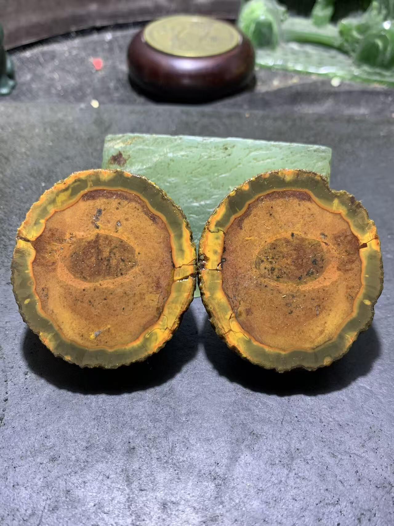 亚光原皮战国红玛瑙对切原石摆件一对