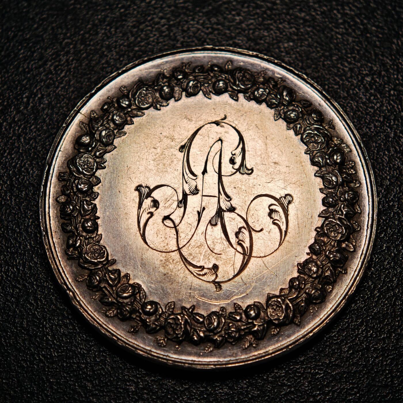 【德藏】世界币章拍卖第146期（拍品征集中~欢迎藏友联系） 1872年(刻字) 法国结婚纪念银章 蜜蜂边铭 刻字精美 淡包浆 直径约：39.5mm；重约：25g