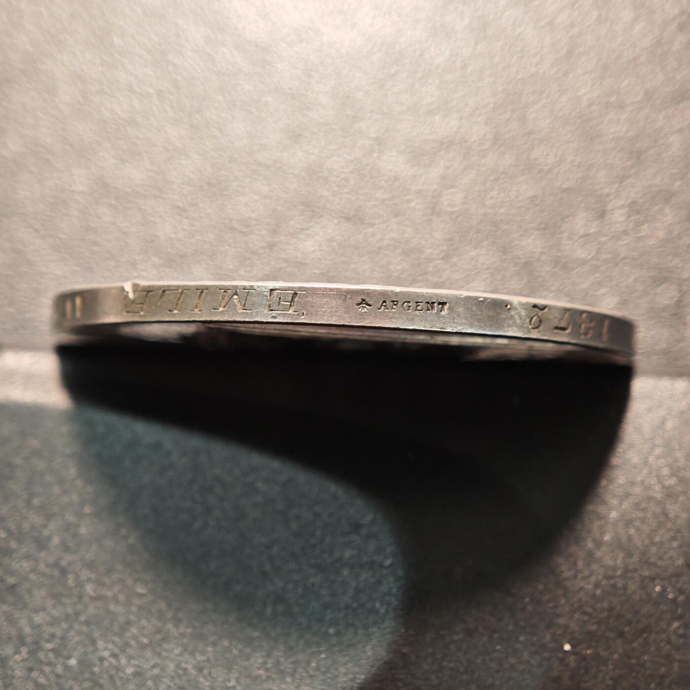 【德藏】世界币章拍卖第146期（拍品征集中~欢迎藏友联系） 1872年(刻字) 法国结婚纪念银章 蜜蜂边铭 刻字精美 淡包浆 直径约：39.5mm；重约：25g