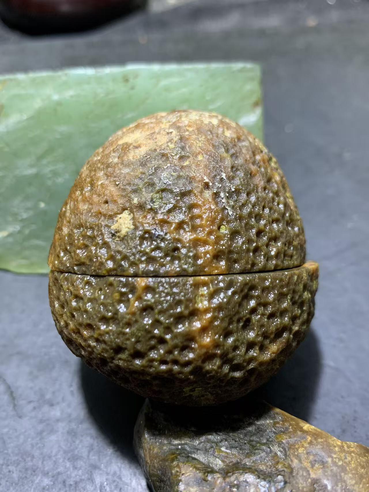 亚光原皮战国红玛瑙对切原石摆件一对