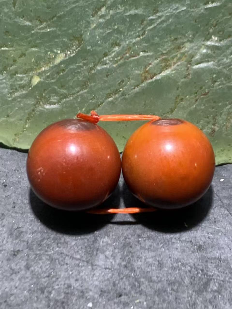 精美高玉化枣红缠丝玛瑙腰珠一对！