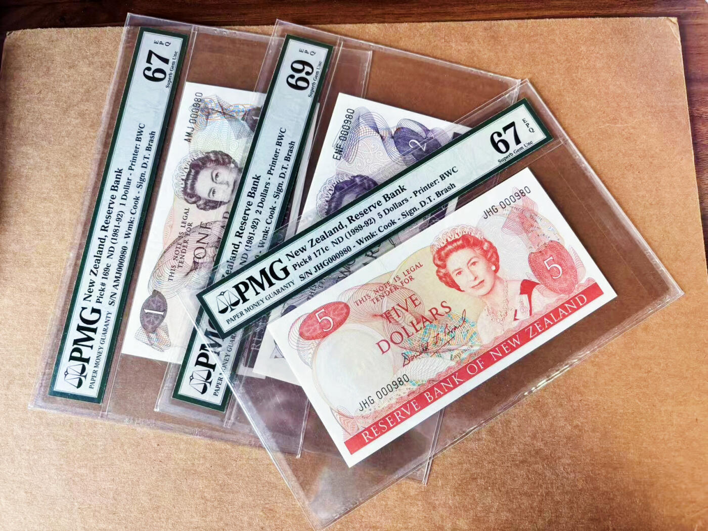 【Blue Auction】世界纸币精拍第724期——18级TOP拍卖/信誉/品质/专业/高效💫 【一组6张 980全同倒置小号】新西兰 1983-92年1-50元 花冠女王 PMG69EPQ-66EPQ 