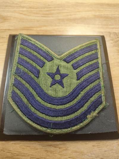 新时代收藏徽章红藏拍卖(第二十六场)  徽章纸品证书杂项 - 越南战争 美国空军高级军士长 绿色伪装色臂章