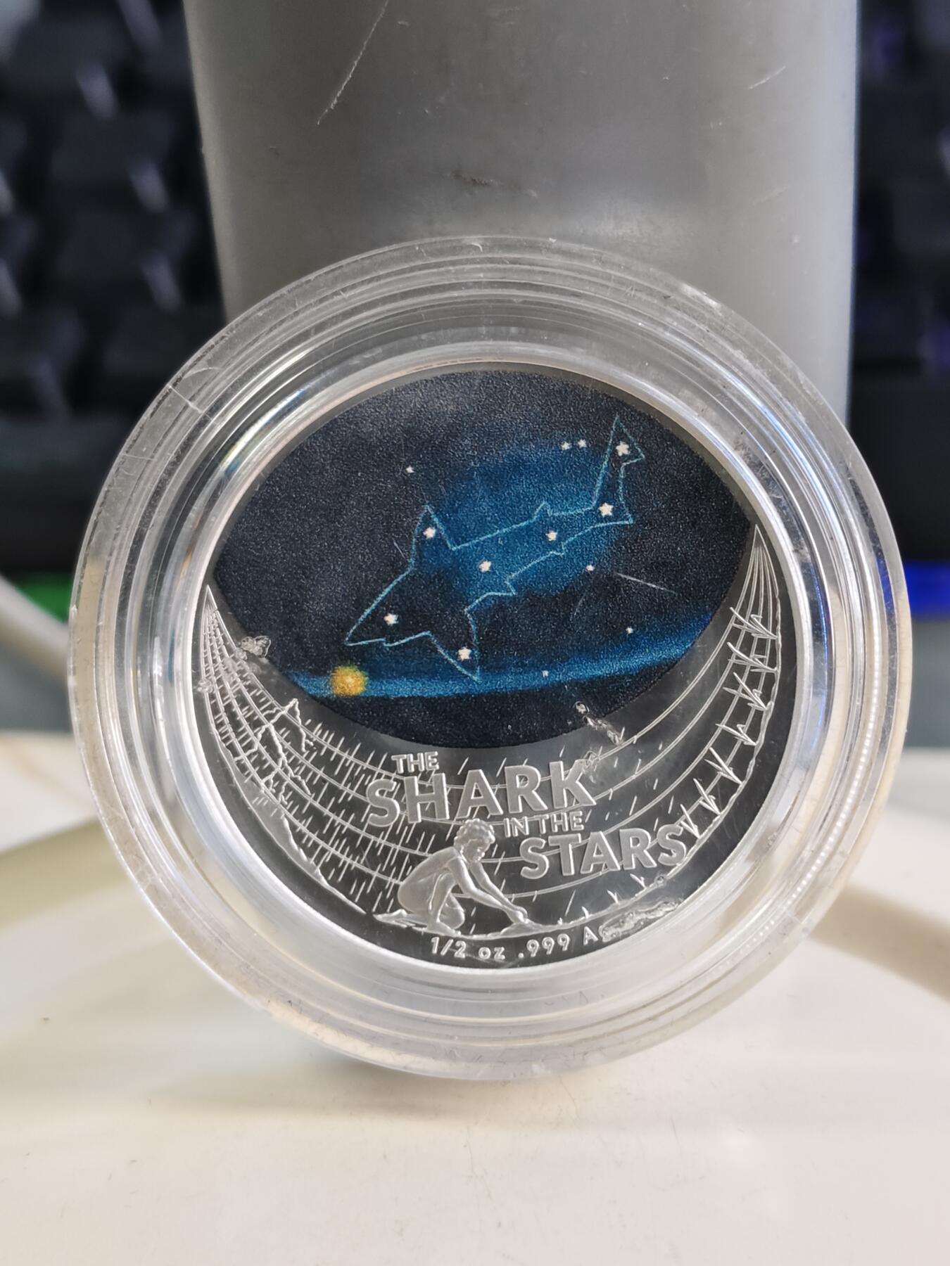 第175期拍卖【长期征集拍品】 澳大利亚2021年梦幻星空鲨鱼座半盎司彩银币，999银，发行量5000枚，有白点、