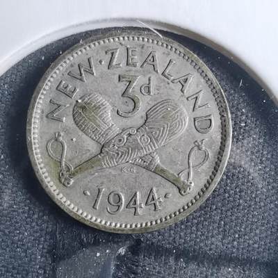 沼泽如烟--第838场 - 新西兰1944年3便士银币