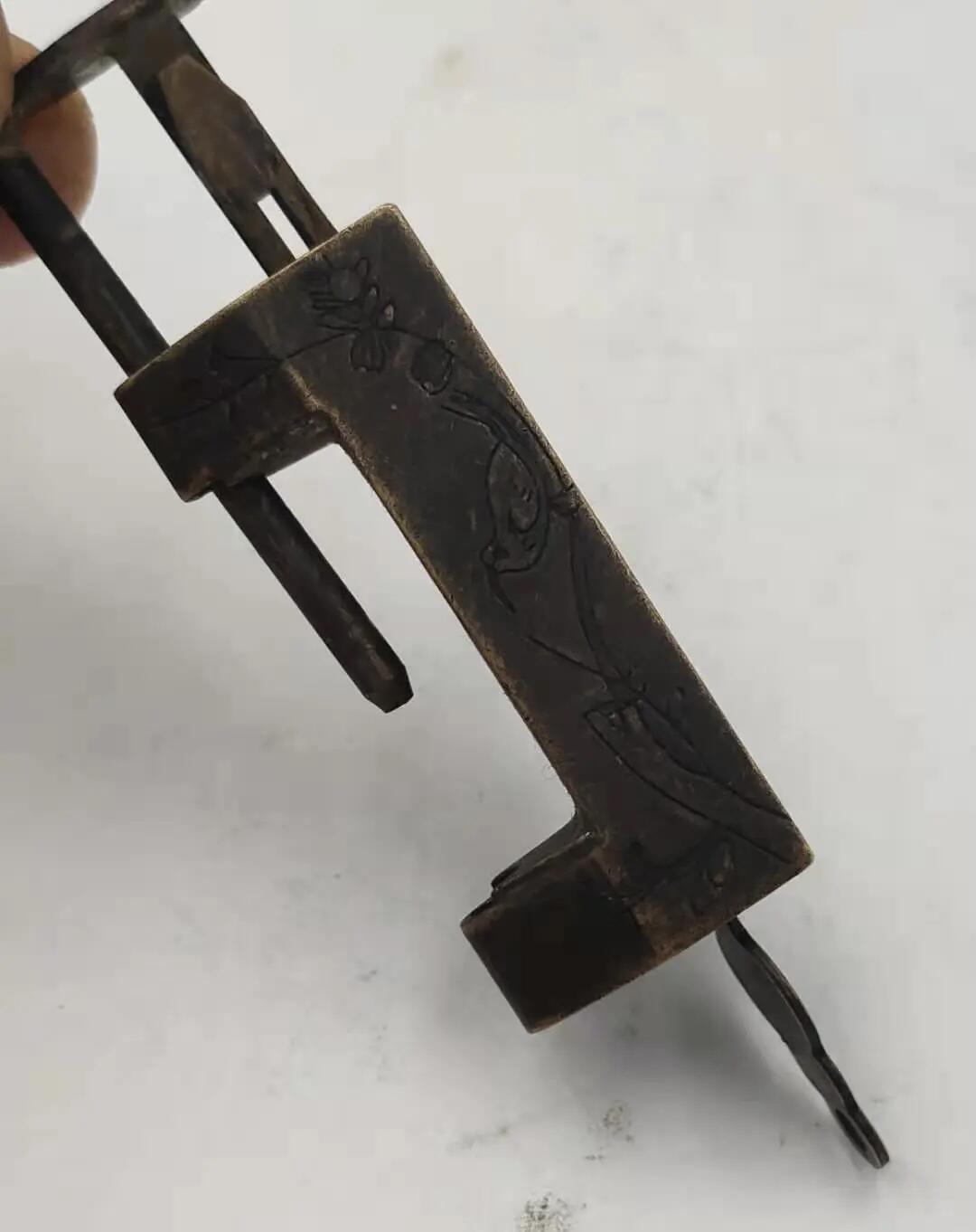 江南站04场纸币杂项 老铜锁带钥匙