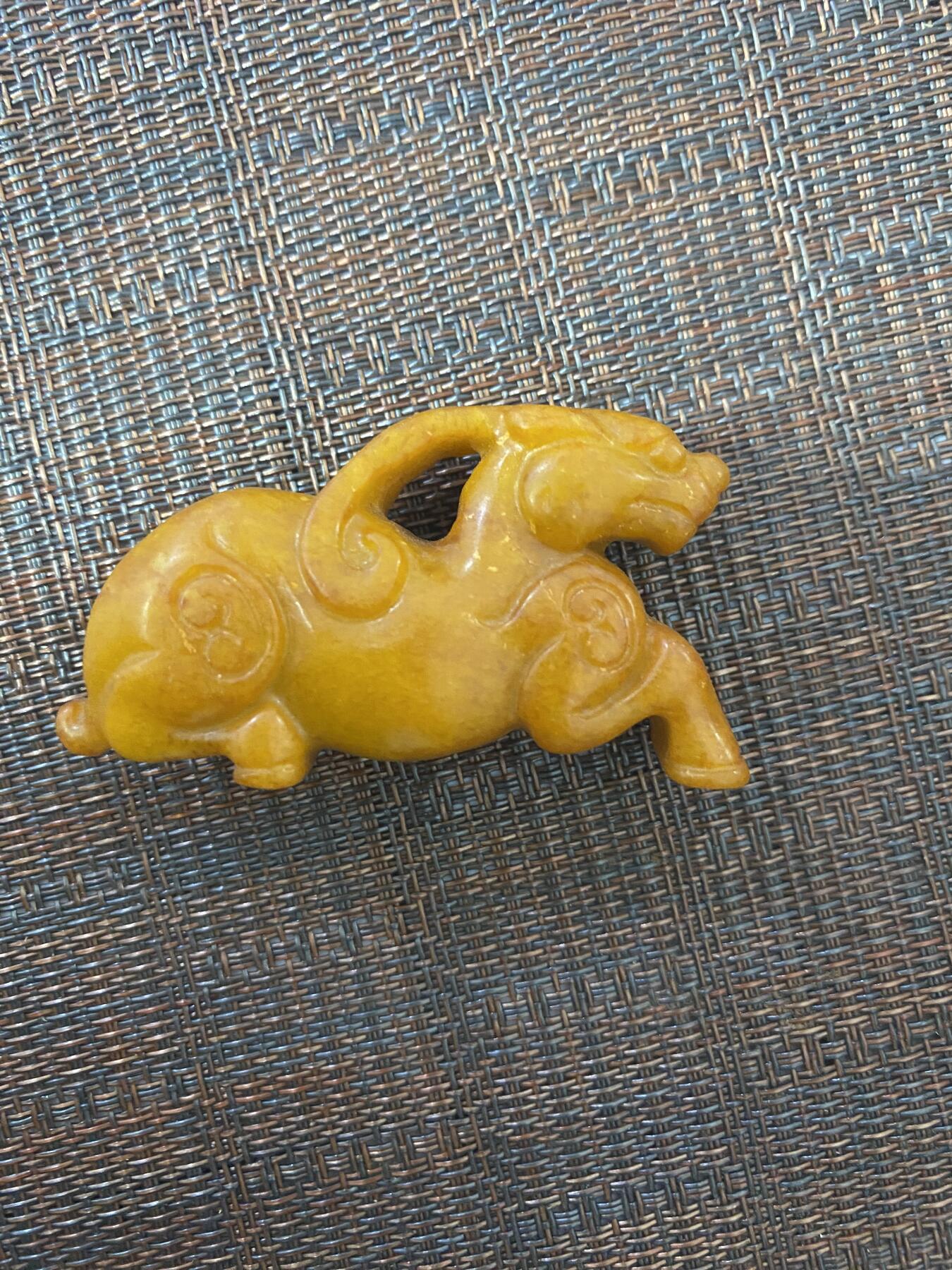 江南站04场纸币杂项 河田玉手把件