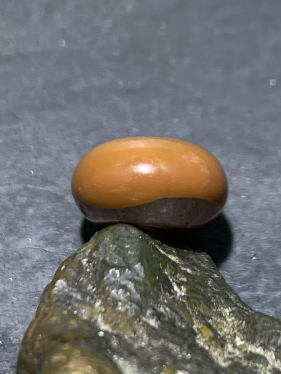 精美冰飘战国红玛瑙算盘珠一个，