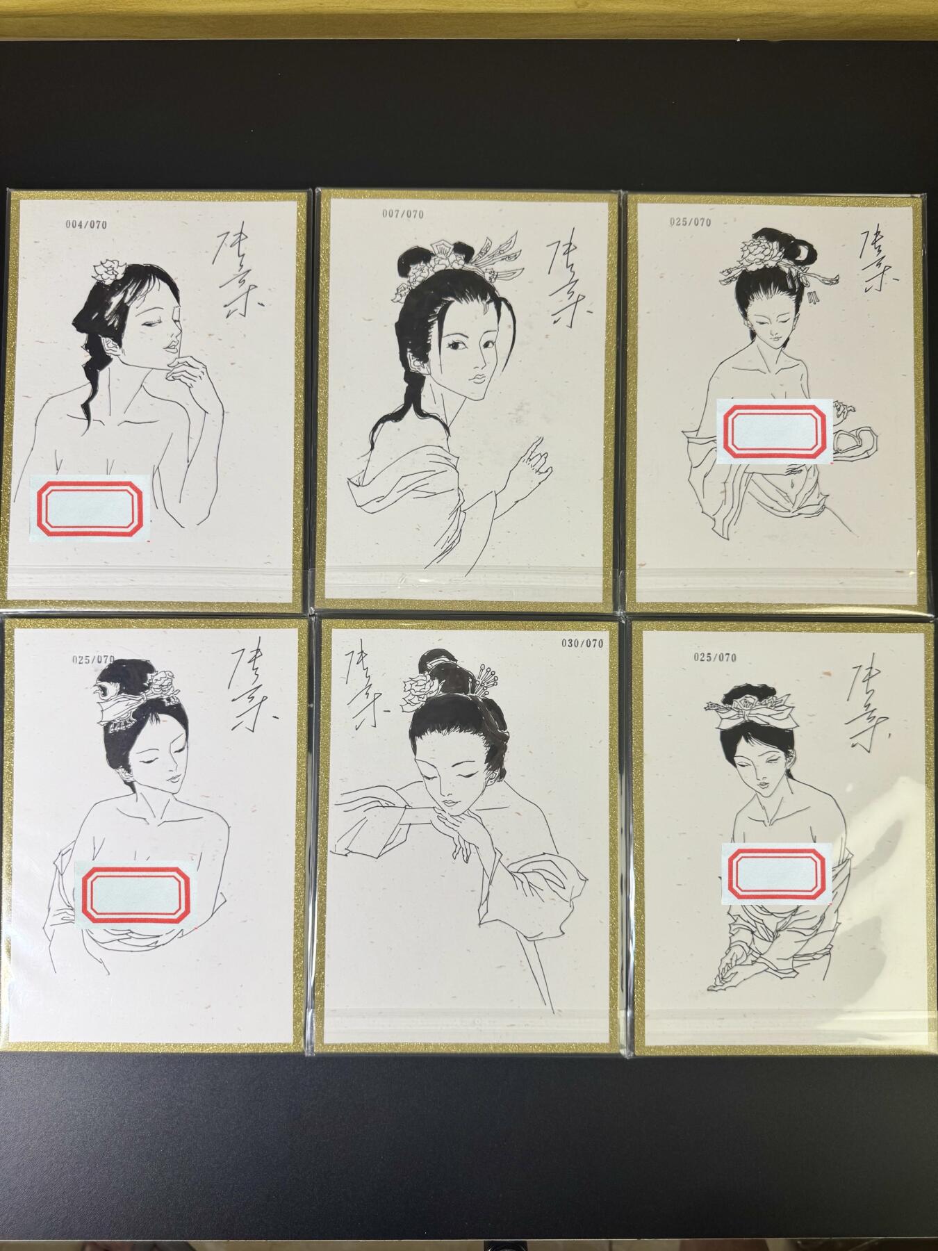 NO.9期 周末去哪爽？金牌大拍场！一站式配齐，方便凑单！（周6晚6点半截拍，卖家送拍0抽成！） 【限编签绘】超吉梦 金瓶梅 张导签绘 六房太太色纸一套 单个21*15cm 背面为同人物简绘 【或持经守分、或携媚弄巧、或藏柔叹悲，尽绘西门府风情与悲戚】
