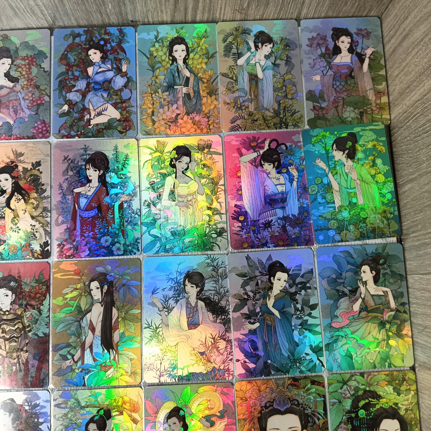 花开卡拍第38期（9月14号周日截拍，品控勿拍!!!拍品不寄存，运费5元，自制卡难免瑕疵，可能存在轻微撞角爆边等出厂瑕疵，品控介意勿拍！） 小花瓣 彩闪 药香2全套26张+伤寒论全套9张，共35张