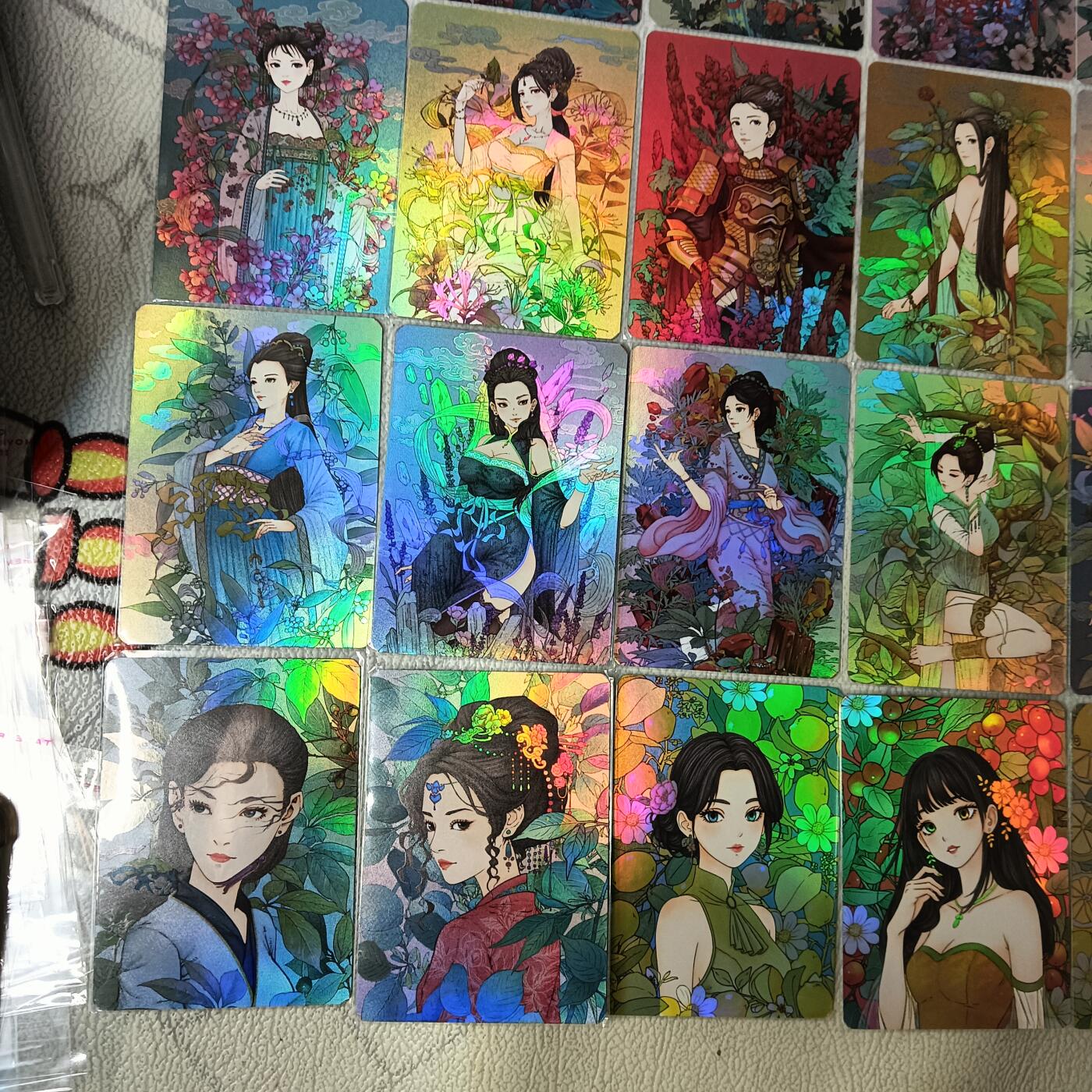 花开卡拍第38期（9月14号周日截拍，品控勿拍!!!拍品不寄存，运费5元，自制卡难免瑕疵，可能存在轻微撞角爆边等出厂瑕疵，品控介意勿拍！） 小花瓣 彩闪 药香2全套26张+伤寒论全套9张，共35张