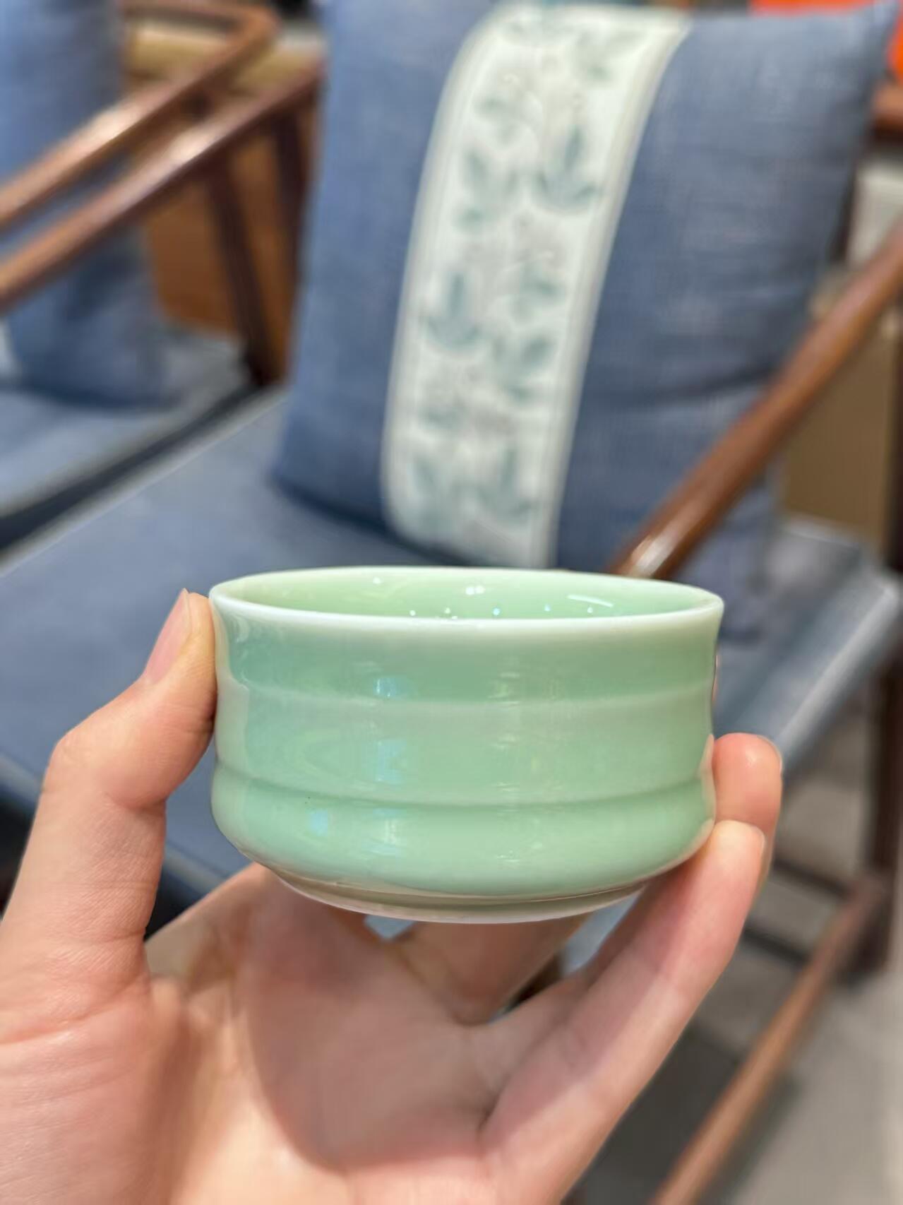阳大大卡牌拍卖第71期（持续收拍品，周五晚上九点截拍，进群福利早知道） 龙泉青瓷品茗杯 杯子压手重实 唇感温润 原价200元/只