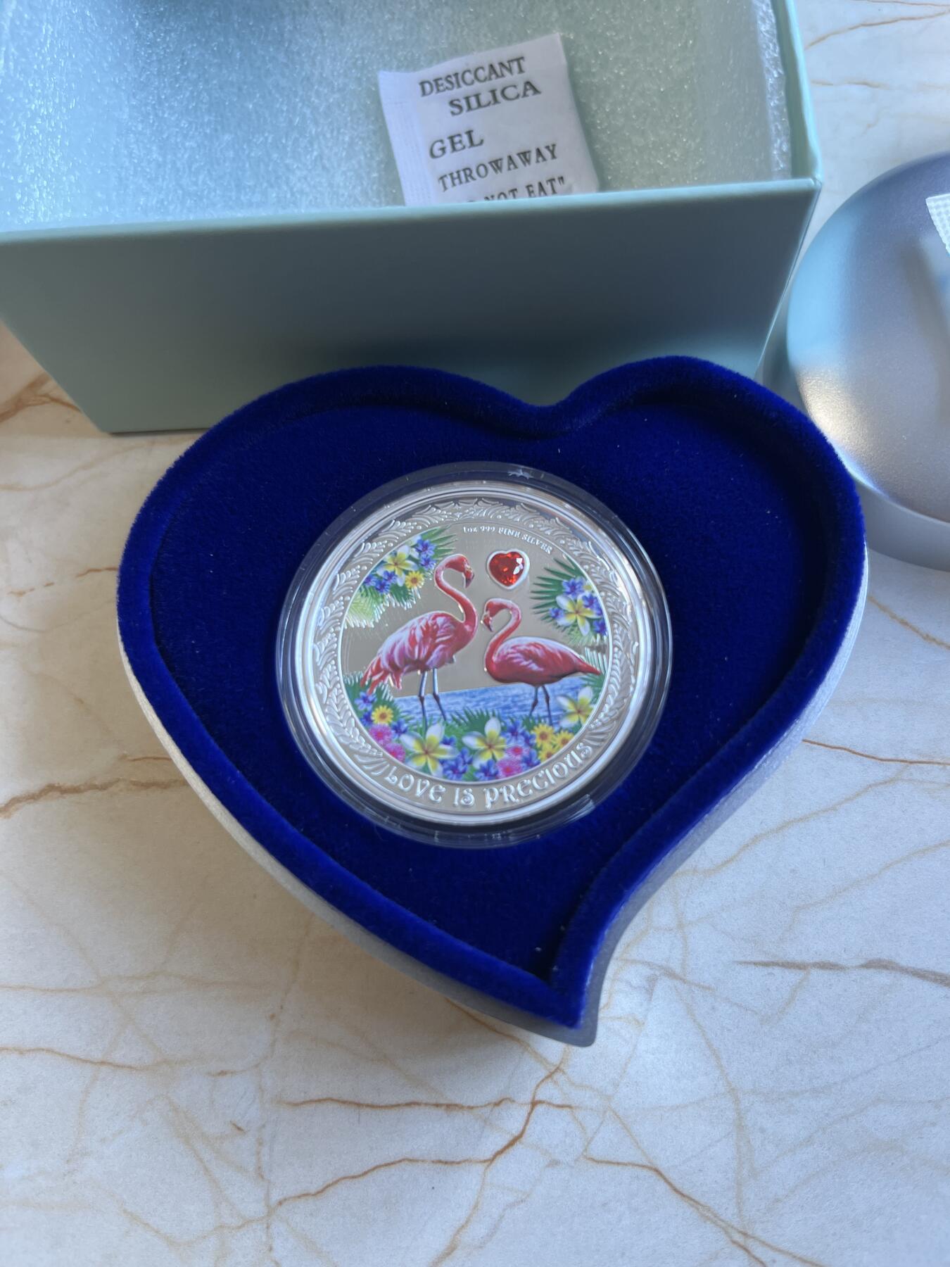 第175期拍卖【长期征集拍品】 纽埃2021珍贵的爱情系列火烈鸟1盎司镶水晶银币,999银，发行3000枚