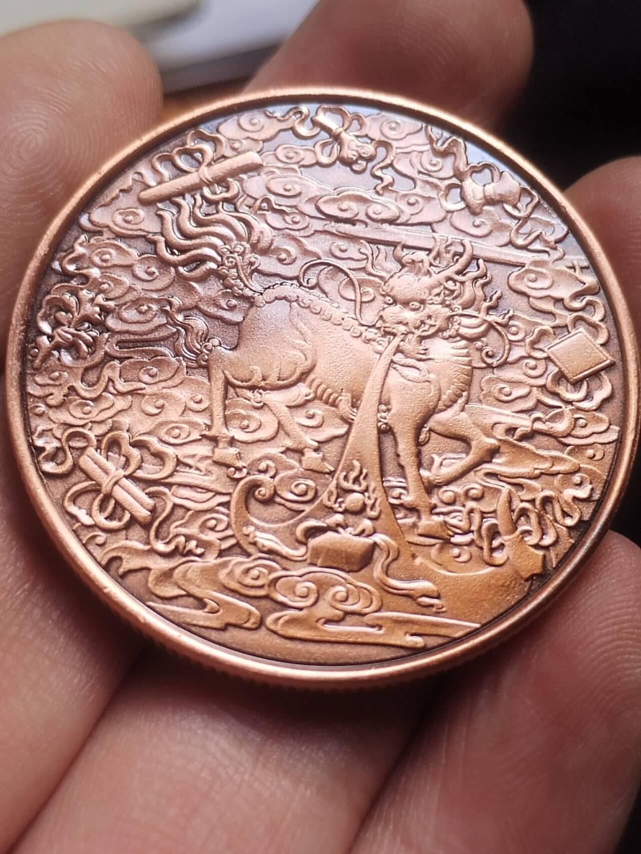 综合 麒麟大铜章一枚。