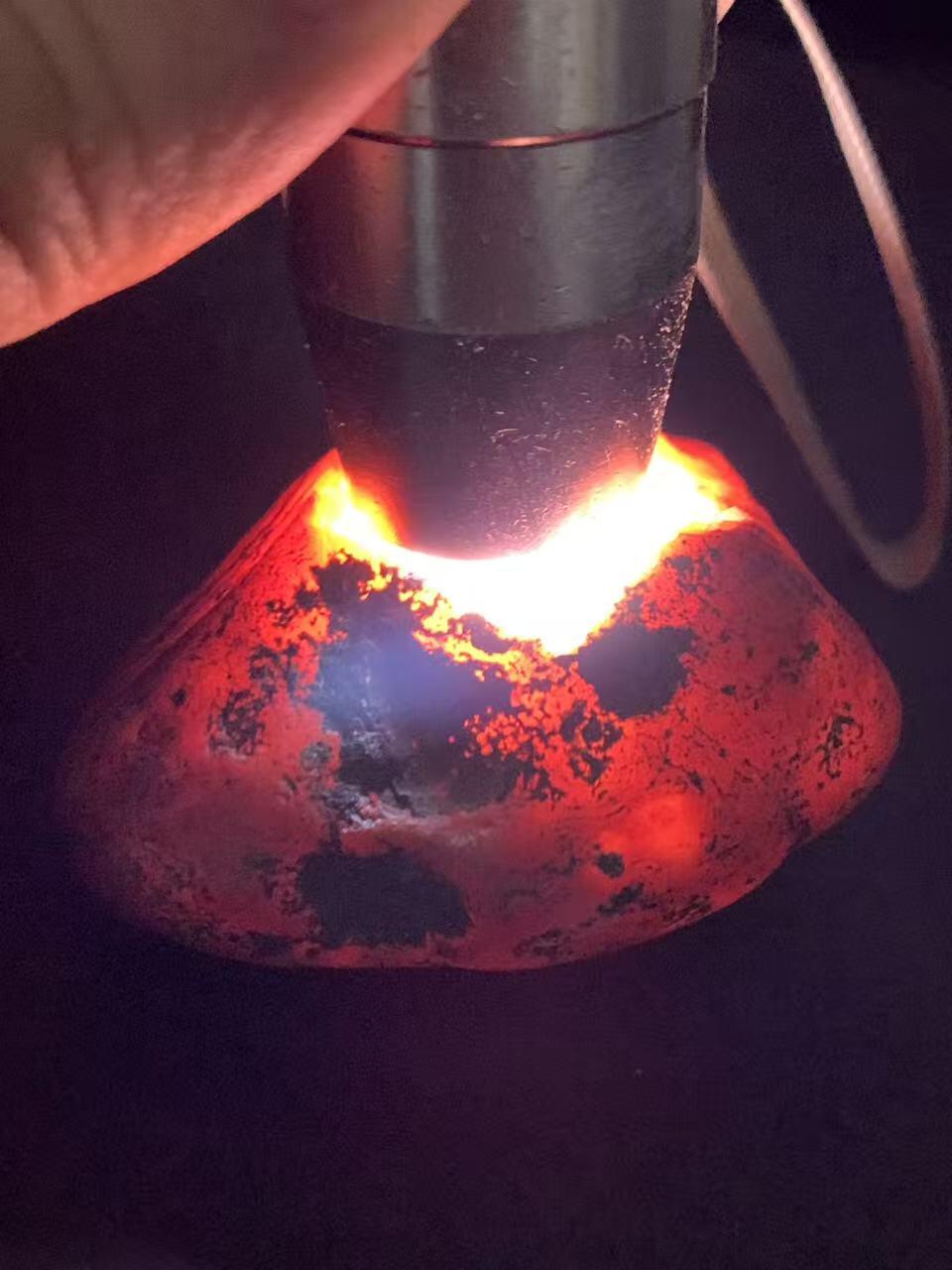 精美柿子红皮开窗千层纹冻料南红玛瑙原石一颗