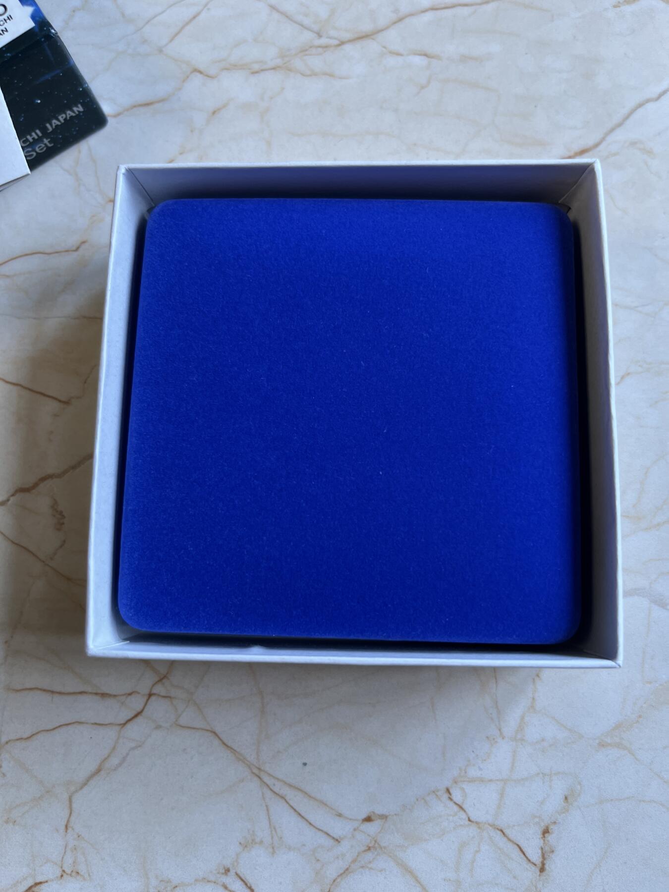 第175期拍卖【长期征集拍品】 纽埃2022年世界名画系列戴珍珠耳环的少女彩色银币，999银，发行999枚