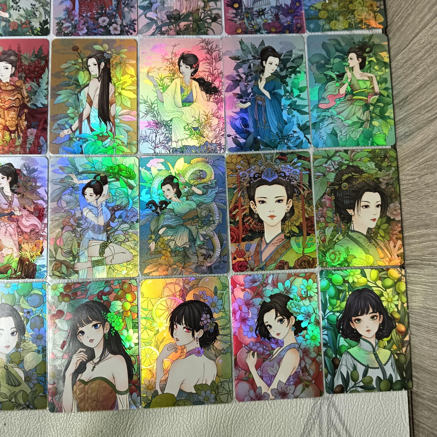 花开卡拍第38期（9月14号周日截拍，品控勿拍!!!拍品不寄存，运费5元，自制卡难免瑕疵，可能存在轻微撞角爆边等出厂瑕疵，品控介意勿拍！） 小花瓣 彩闪 药香2全套26张+伤寒论全套9张，共35张