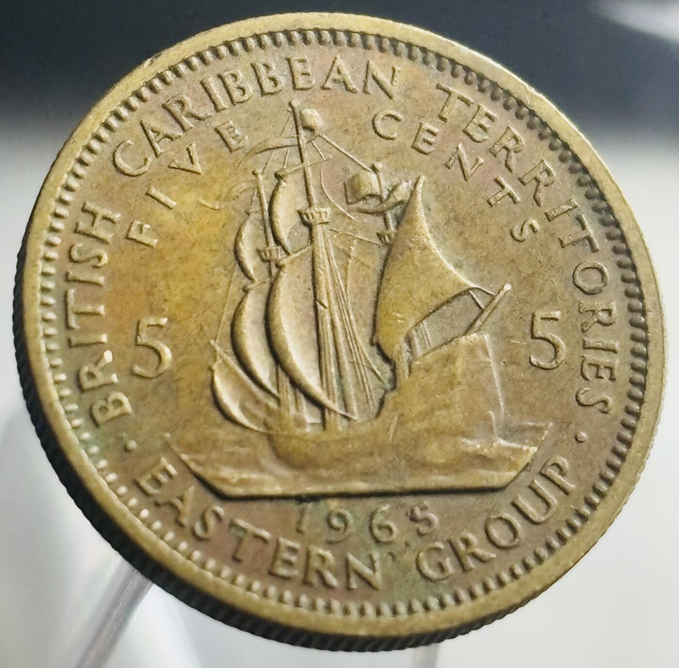 文馨钱币收藏第 271 场， 长期接收代拍品 少见 1965 年英属东加勒比 5 分铜币，关门版