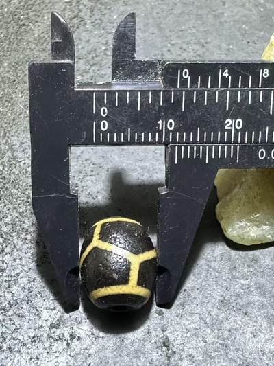 仅此一颗，精品藏传龟甲玛瑙天珠一颗。 仅此一颗，精品藏传龟甲玛瑙天珠一颗。