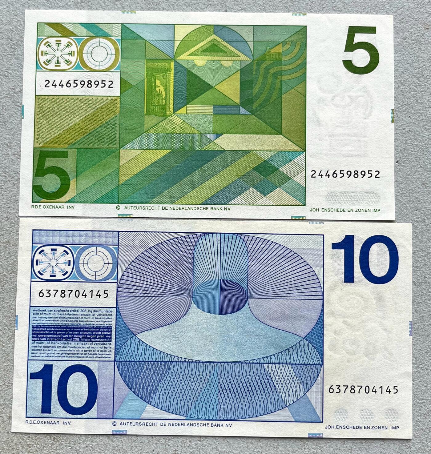 日本战争债券、英国伊二女王末版纸币套、哈萨克斯坦2万坚戈纪念钞、民国钞、台湾经济振兴券，台湾原住民系列套币/生肖银币，新疆喀什饷银五钱，康熙/光绪铜钱，哈萨克斯坦精制纪念银币，荷属东印度爪哇岛小铜块。彼得堡世界钱币勋章拍卖第133期