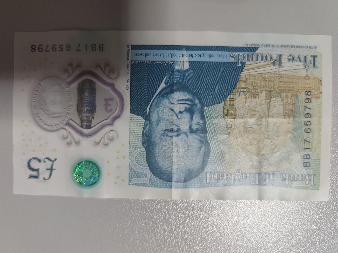新版英镑塑料钞五英镑