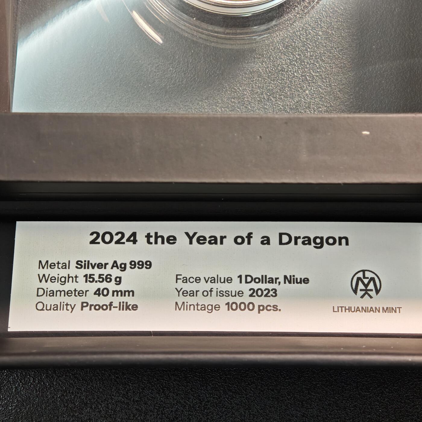 【德藏】世界币章拍卖第146期（拍品征集中~欢迎藏友联系） 2024年 纽埃生肖系列龙年精制纪念银币 直径约：40mm；重约：15.56g 999银 原盒 带证书(贴于盒内)