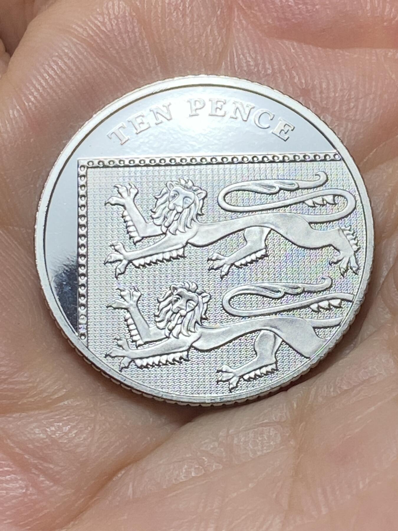 2025年第九十场(总第一百一十六场）外国好品散币(免佣金) 精美精制币–英国🇬🇧2011年10便士(伊丽莎白二世老年，盾徽拼图第一版)